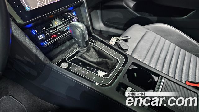 Volkswagen Passat 2022 — photo 9