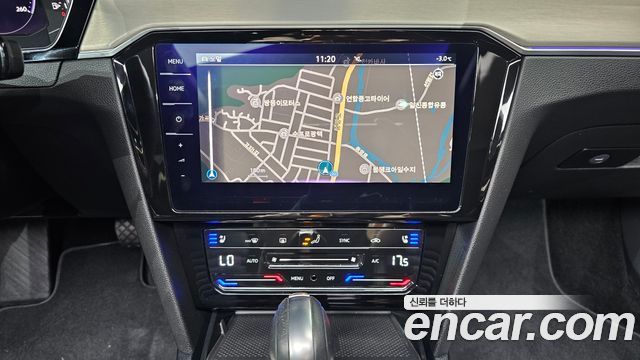 Volkswagen Passat 2022 — photo 14