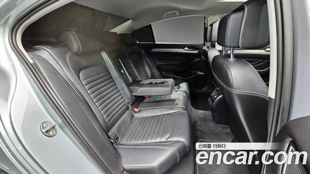 Volkswagen Passat 2022 — photo 19