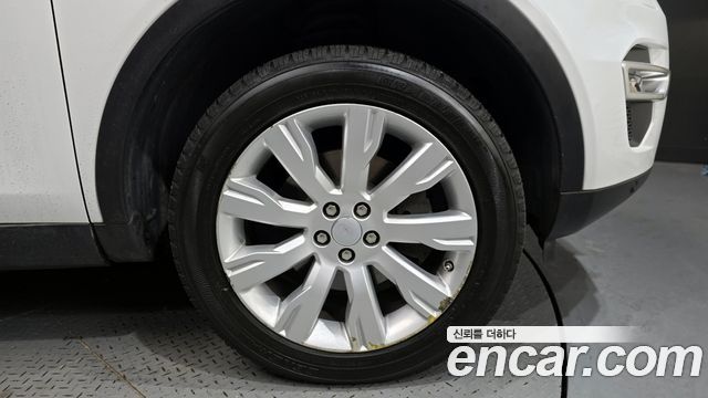 Land Rover Discovery Sport 2016 — photo 5