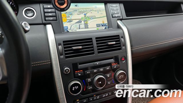 Land Rover Discovery Sport 2016 — photo 15