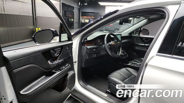 Lincoln Corsair 2021 — photo 10