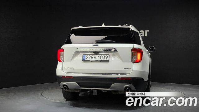 Ford Explorer 2022 — photo 4