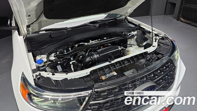Ford Explorer 2022 — photo 6