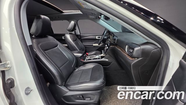 Ford Explorer 2022 — photo 10