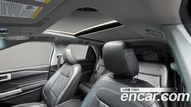 Ford Explorer 2022 — photo 11