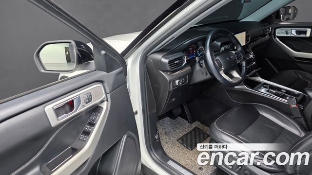 Ford Explorer 2022 — photo 12