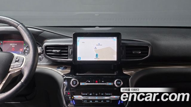 Ford Explorer 2022 — photo 16