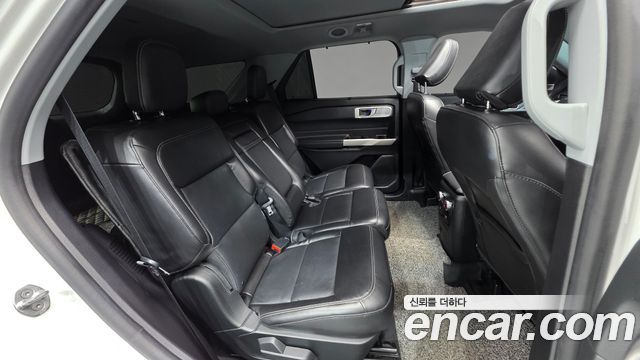Ford Explorer 2022 — photo 19