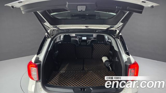 Ford Explorer 2022 — photo 20