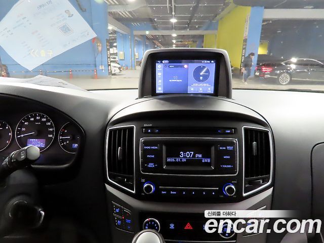 Hyundai Starex 2018 — photo 11