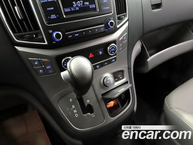 Hyundai Starex 2018 — photo 12
