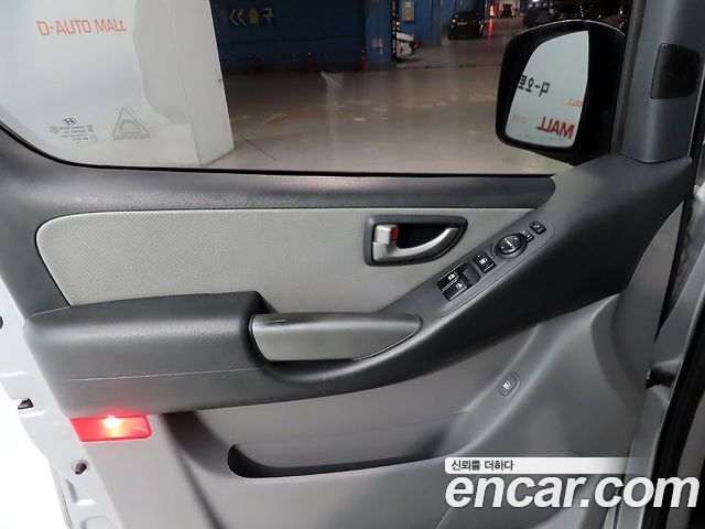 Hyundai Starex 2018 — photo 13