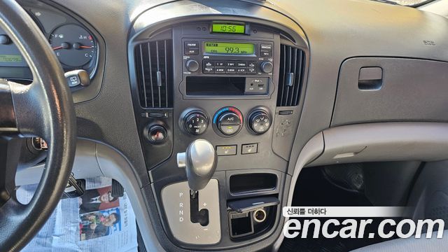 Hyundai Starex 2015 — photo 16