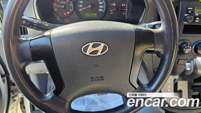 Hyundai Starex 2015 — photo 17