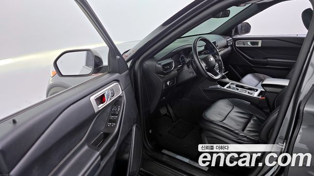 Ford Explorer 2020 — photo 10