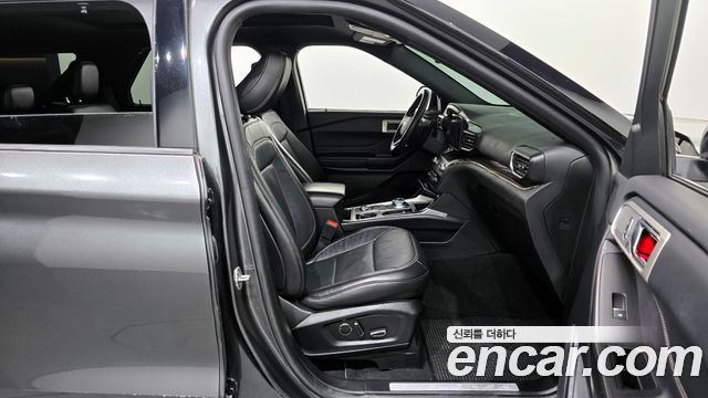 Ford Explorer 2020 — photo 11