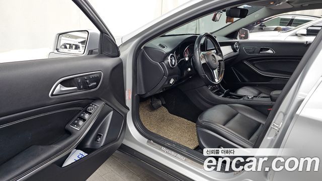 Mercedes-Benz GLA-Class 2015 — photo 9
