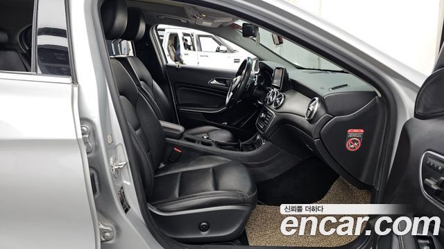 Mercedes-Benz GLA-Class 2015 — photo 10