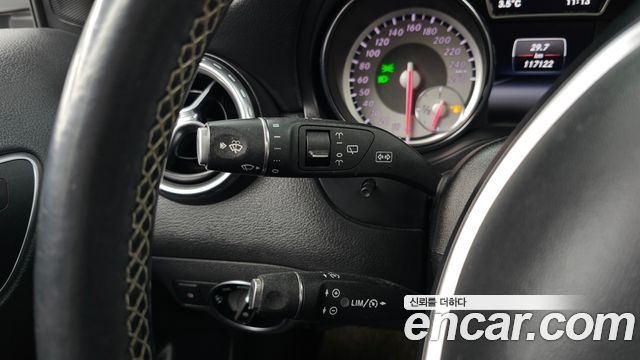 Mercedes-Benz GLA-Class 2015 — photo 16