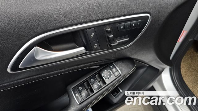Mercedes-Benz GLA-Class 2015 — photo 17