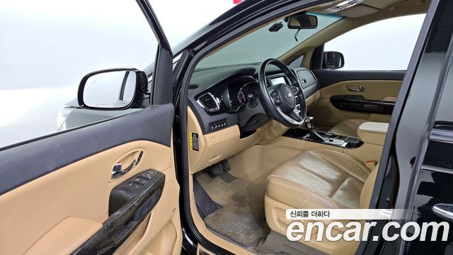 Kia Canival 2019 — photo 10
