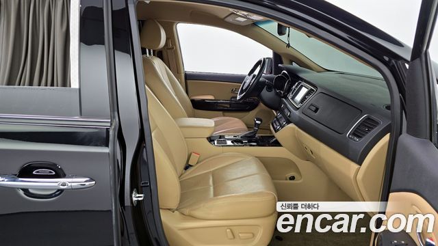 Kia Canival 2019 — photo 11