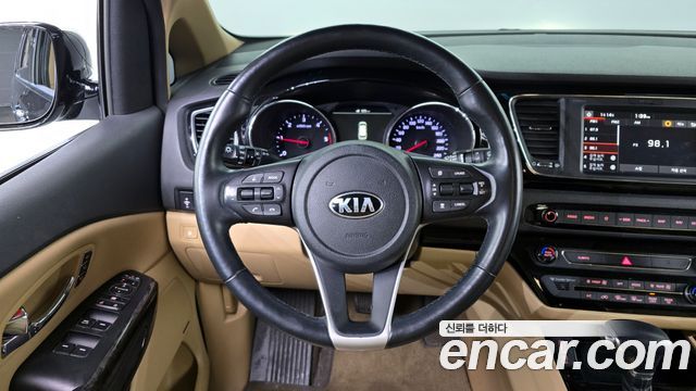 Kia Canival 2019 — photo 13