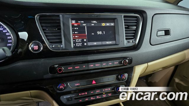 Kia Canival 2019 — photo 14