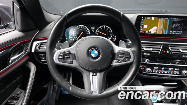 BMW 5-Series 2019 — фото 13