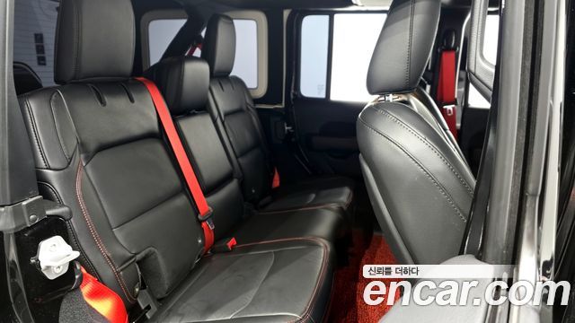 Jeep Wrangler 2020 — photo 12