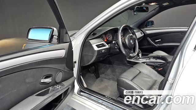 BMW 5-Series 2008 — photo 11