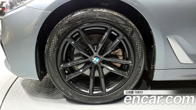 BMW 5-Series 2018 — photo 5