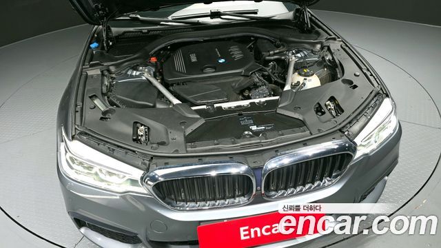 BMW 5-Series 2018 — photo 6