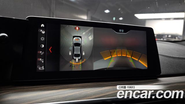 BMW 5-Series 2018 — photo 15