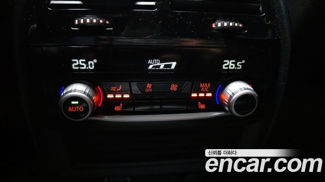 BMW 5-Series 2018 — photo 18