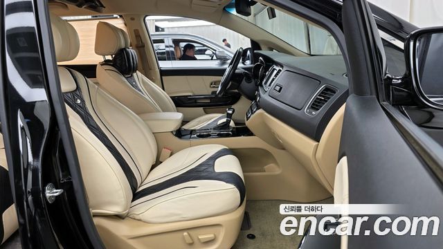 Kia Canival 2019 — photo 11