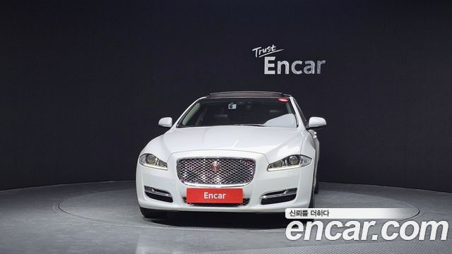 Jaguar XJ 2016 — photo 3