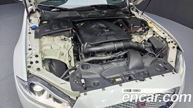 Jaguar XJ 2016 — photo 6