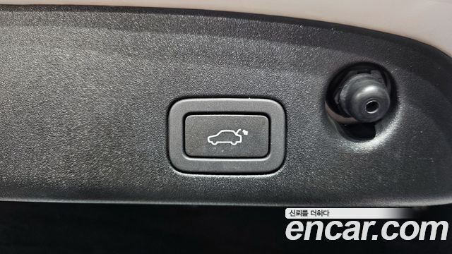 Jaguar XJ 2016 — photo 20