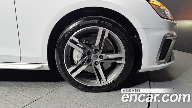 Audi A4 2021 — photo 5