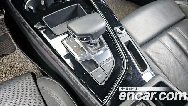 Audi A4 2021 — photo 9