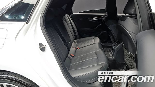 Audi A4 2021 — photo 12