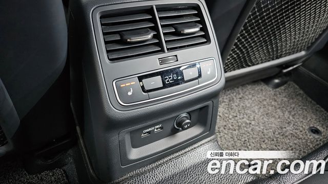 Audi A4 2021 — photo 17