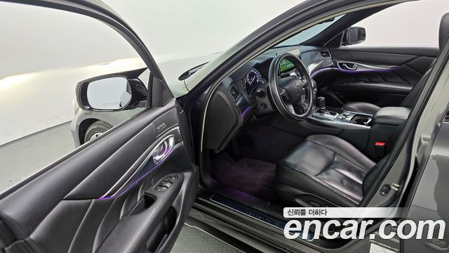 Infiniti Q70 2015 — photo 10