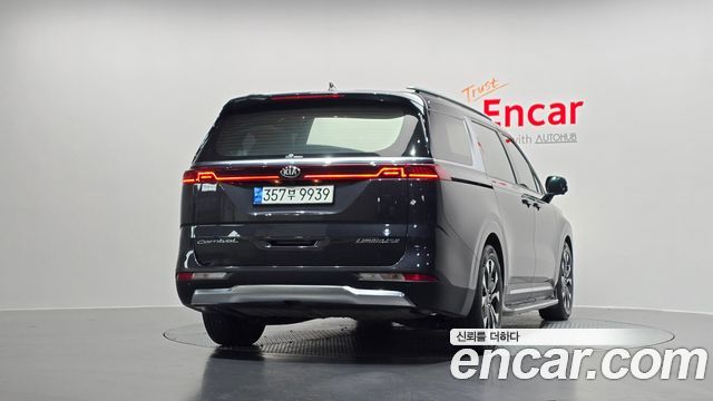 Kia Canival 2021 — photo 4