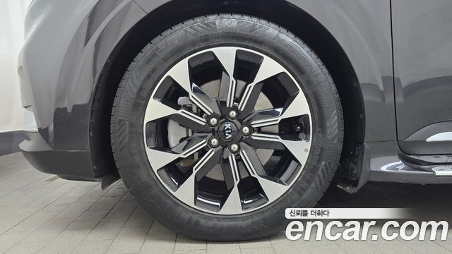 Kia Canival 2021 — photo 5