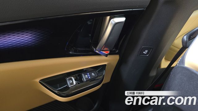 Kia Canival 2021 — photo 19