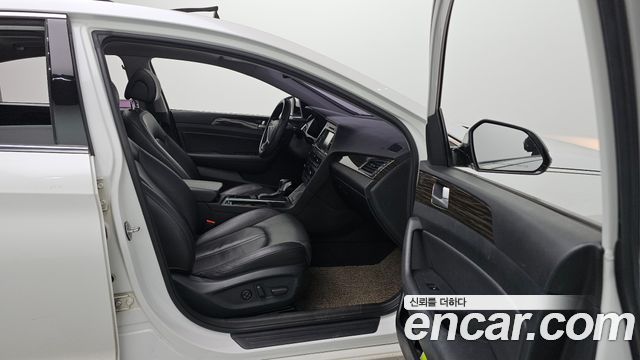 Hyundai Sonata 2015 — photo 17
