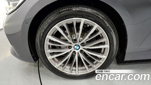 BMW 3-Series 2019 — photo 5